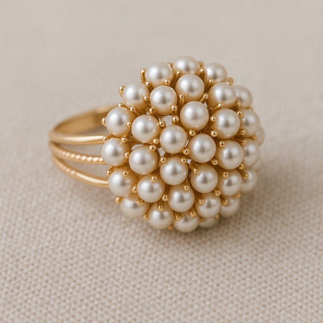Pierścionek z Inkrustowanymi Perłami