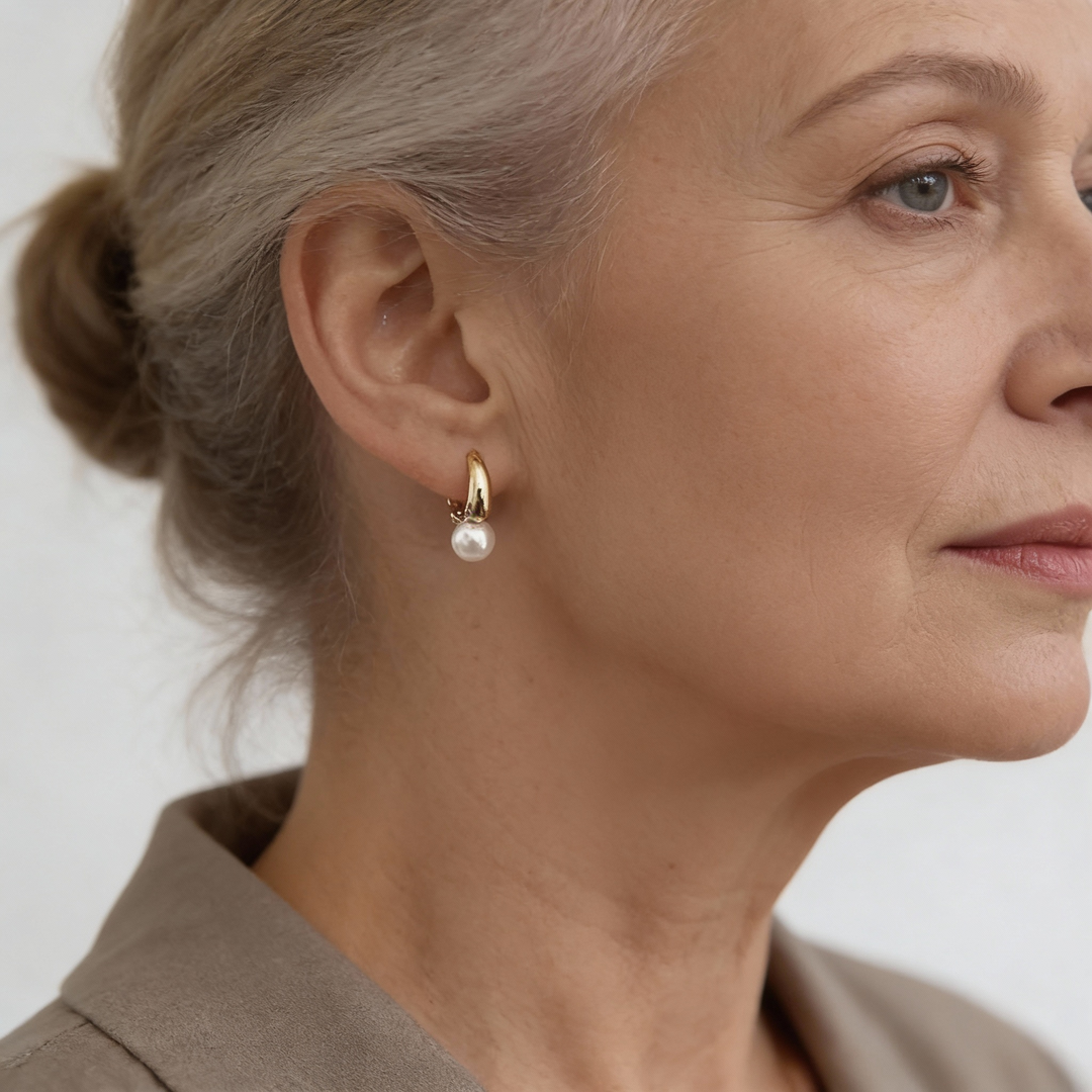 Małe Pozłacane Kolczyki z Perłą