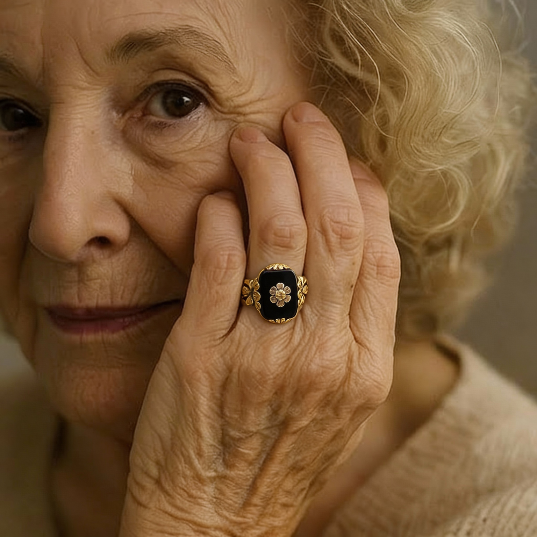 Pierścionek Vintage z Czarnym Kamieniem