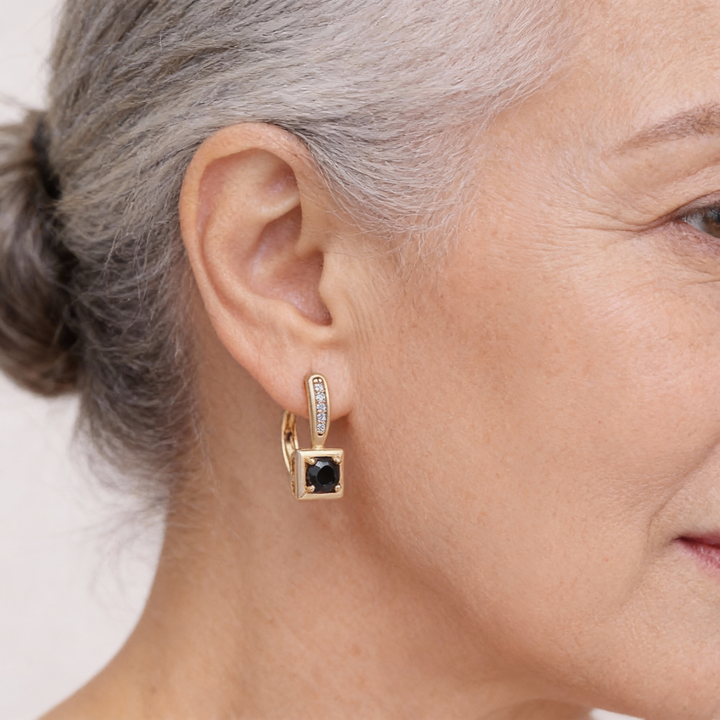 Elegancki Czarny Cyrkon w Złocie