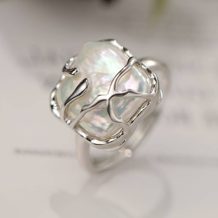 Pierścionek Vintage w Srebrze z Perłą