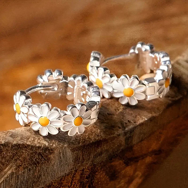 Ręcznie wykonane kolczyki Daisies z białego złota