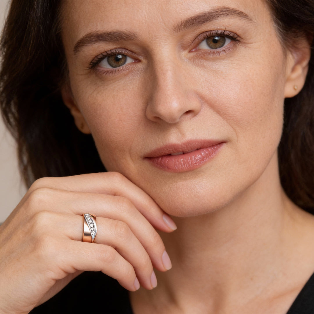 Elegancki Pierścionek Grubszy w Złocie i Cyrkoniach