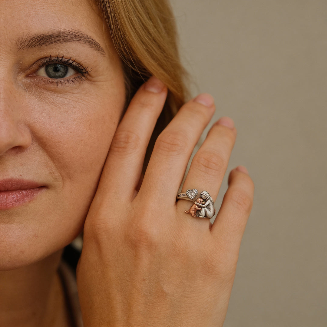 Artystyczny Pierścień ze Srebra Próby 925 – Cyrkonia w Sercu, Regulowany