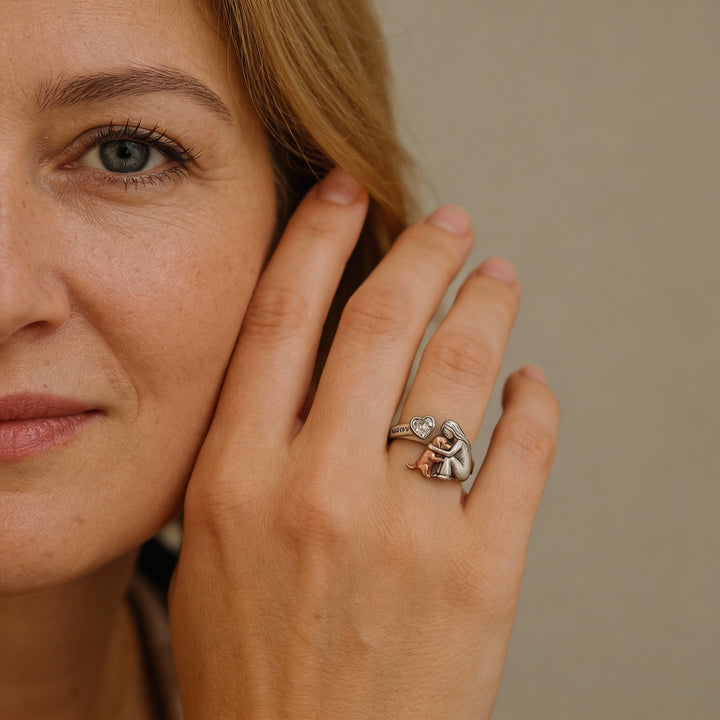 Artystyczny Pierścień ze Srebra Próby 925 – Cyrkonia w Sercu, Regulowany