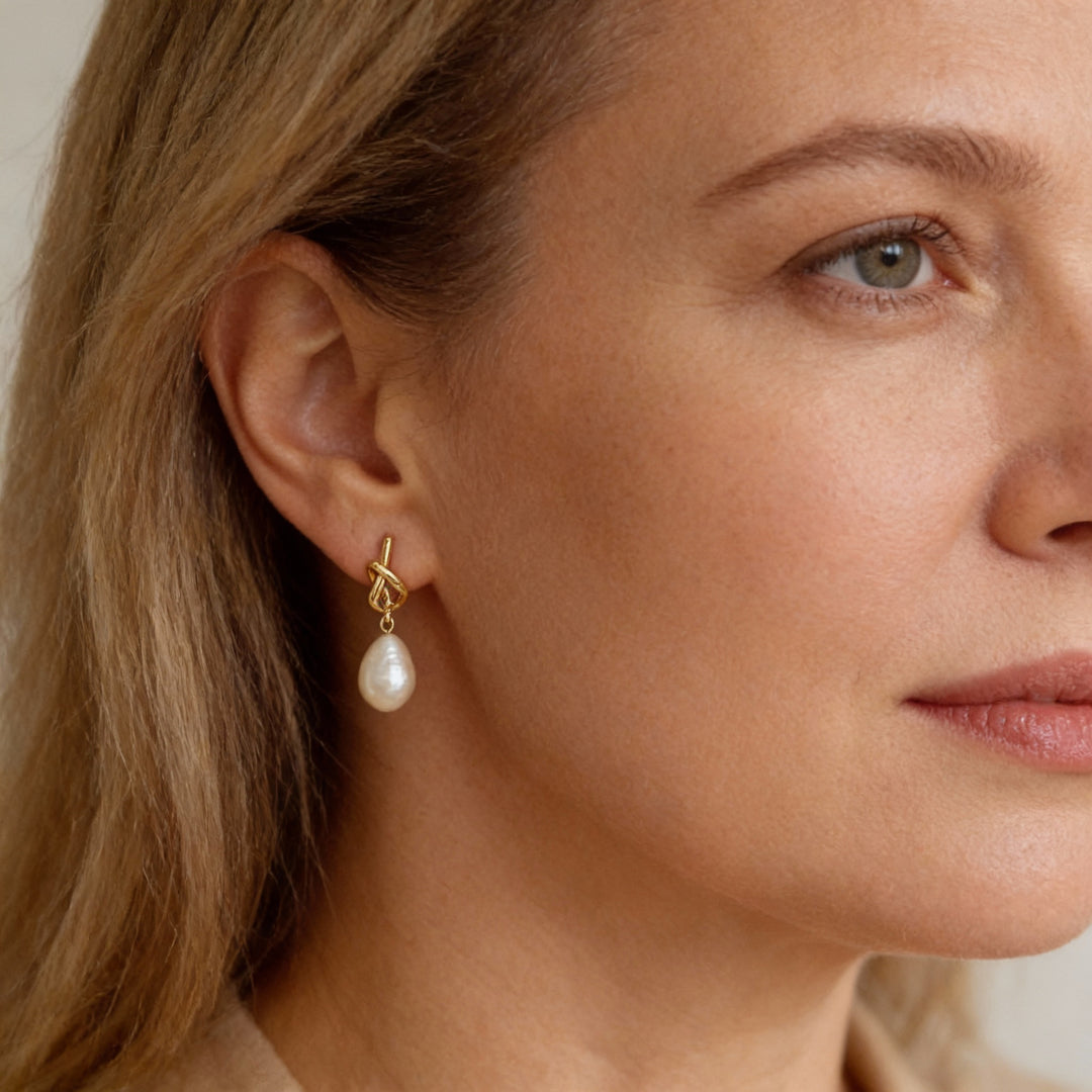 Eleganckie Kolczyki z Barokowymi Perłami w Złocie