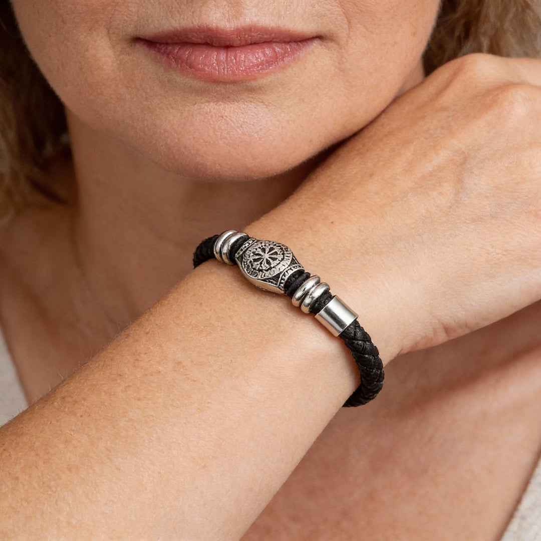 Czarna Skórzana Bransoletka Pleciona z Kompasem Wikingów